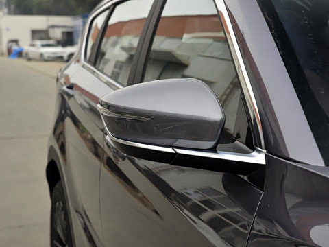 2025款 冠军版 1.5T 手动冠军 7座 2025款 冠军版 1.5T 手动冠军 7座