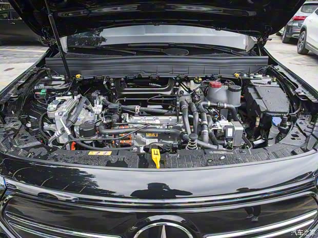 北京奔驰 奔驰EQB 2024款 EQB 350 4MATIC 北京奔驰 奔驰EQB 2024款 EQB 350 4MATIC