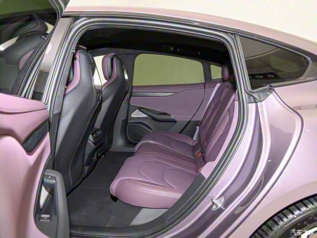 小米汽車 小米SU7 2024款 800km 四驅(qū)超長(zhǎng)續(xù)航高階智駕Max版