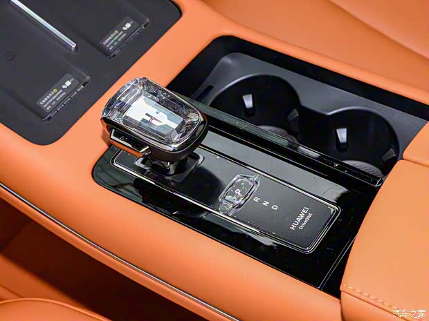 AITO 问界 问界M7 2024款 焕新版 1.5T 智驾四驱Max版 6座 AITO 问界 问界M7 2024款 焕新版 1.5T 智驾四驱Max版 6座