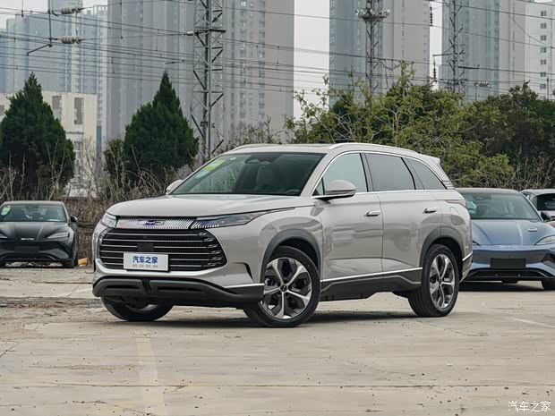 比亚迪 护卫舰07 2024款 荣耀版 DM-i 100KM 豪华型 比亚迪 护卫舰07 2024款 荣耀版 DM-i 100KM 豪华型