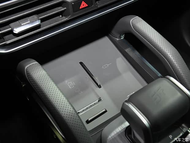 奇瑞汽車 捷途旅行者 2024款 2.0T 四驅(qū)7座版