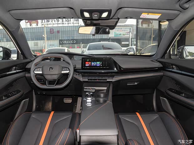 长安汽车 长安UNI-V 2024款 1.5T 尊享型 长安汽车 长安UNI-V 2024款 1.5T 尊享型