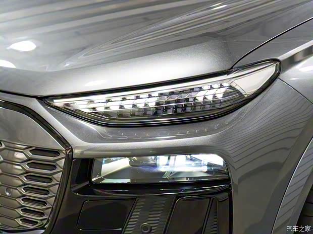 奥迪(进口) 奥迪SQ6 e-tron 2024款 基本型 奥迪(进口) 奥迪SQ6 e-tron 2024款 基本型