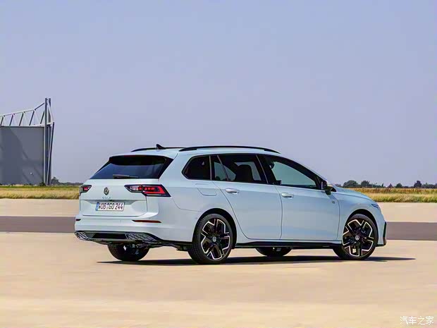 大众(进口) 高尔夫(进口) 2024款 旅行车 R-Line  大众(进口) 高尔夫(进口) 2024款 旅行车 R-Line
