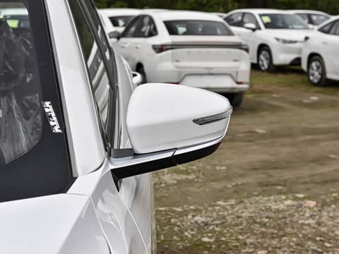 2025款 冠军版 1.5T DCT冠军MAX 5座 2025款 冠军版 1.5T DCT冠军MAX 5座