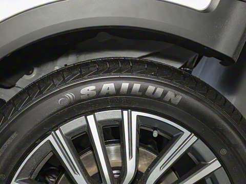 2025款 冠军版 1.5T DCT冠军MAX+ 7座 2025款 冠军版 1.5T DCT冠军MAX+ 7座