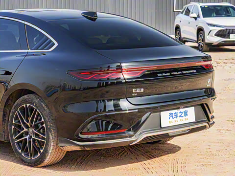 2025款 EV 智驾版 605KM尊荣型 2025款 EV 智驾版 605KM尊荣型