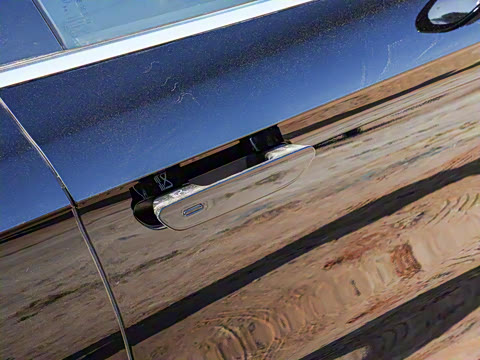 2025款 EV 智驾版 605KM尊荣型 2025款 EV 智驾版 605KM尊荣型