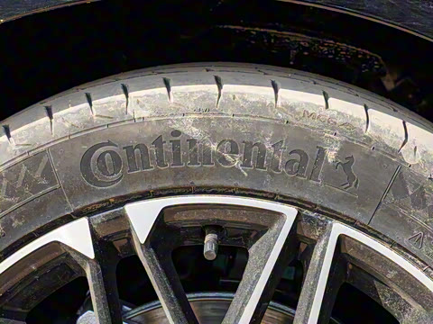 2025款 EV 智驾版 605KM尊荣型 2025款 EV 智驾版 605KM尊荣型