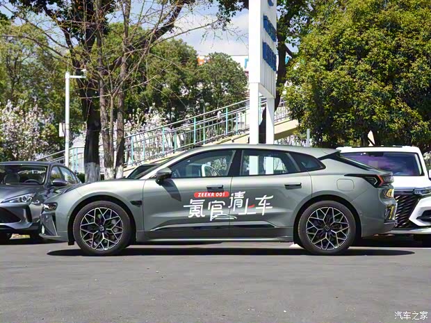 極氪 極氪001 2024款 WE版 100kWh 后驅(qū)