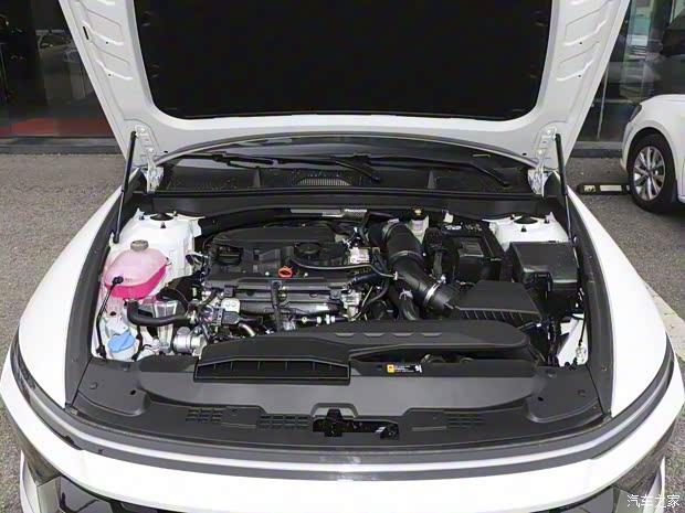 北京現(xiàn)代 索納塔 2024款 1.5T 低配版