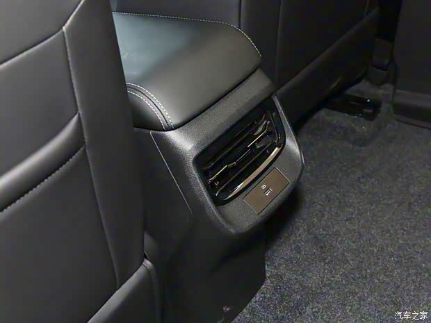 东风乘用车 风神L7新能源 2024款 205 Plus 东风乘用车 风神L7新能源 2024款 205 Plus