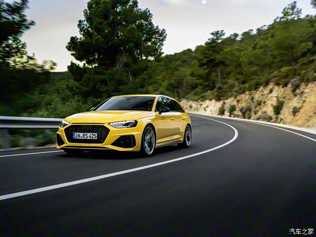Audi Sport 奥迪RS 4 2024款 RS4 Avant edition 25 years Audi Sport 奥迪RS 4 2024款 RS4 Avant edition 25 years
