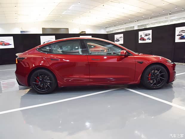 特斯拉中国 Model 3 2024款 高性能全轮驱动版 特斯拉中国 Model 3 2024款 高性能全轮驱动版
