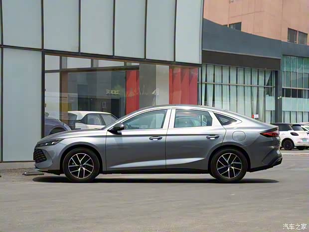 比亚迪 秦L 2024款 DM-i 120KM超越型 比亚迪 秦L 2024款 DM-i 120KM超越型