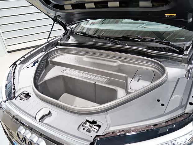 奥迪(进口) 奥迪SQ6 e-tron 2024款 基本型 奥迪(进口) 奥迪SQ6 e-tron 2024款 基本型