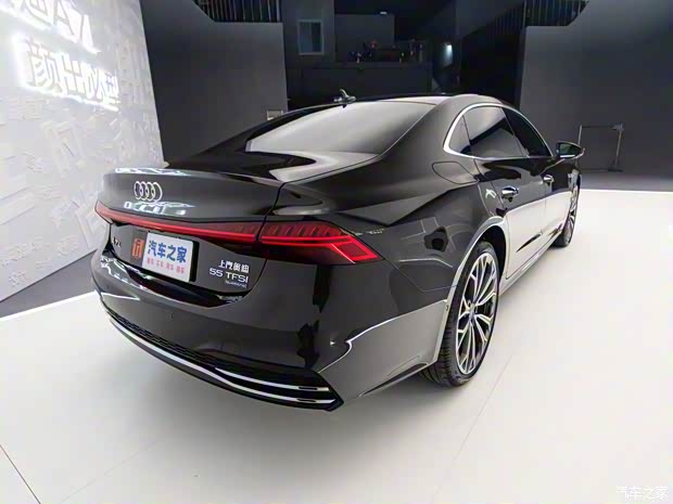 上汽奥迪 奥迪A7L 2024款 55 TFSI quattro S-line 高配版 上汽奥迪 奥迪A7L 2024款 55 TFSI quattro S-line 高配版