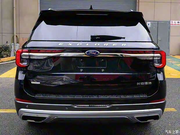 长安福特 探险者 2024款 EcoBoost 285 后驱低配版 长安福特 探险者 2024款 EcoBoost 285 后驱低配版