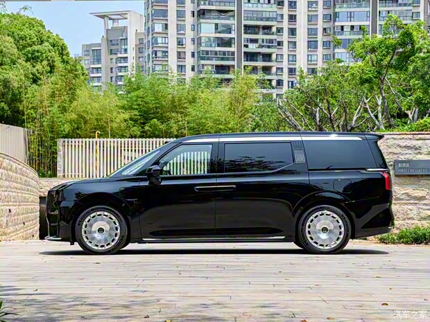 极氪 极氪009 2024款 光辉版 极氪 极氪009 2024款 光辉版