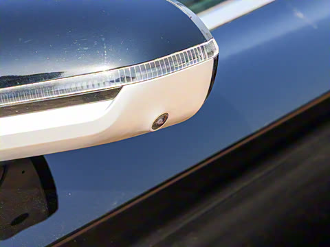 2025款 EV 智驾版 605KM尊荣型 2025款 EV 智驾版 605KM尊荣型