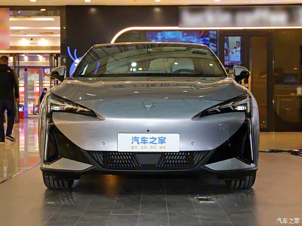 北汽新能源 极狐 阿尔法S5 2024款 单电机 185kW 北汽新能源 极狐 阿尔法S5 2024款 单电机 185kW