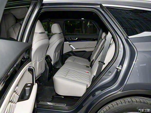 比亚迪 唐新能源 2024款 DM-i 荣耀版 112KM 尊贵型 比亚迪 唐新能源 2024款 DM-i 荣耀版 112KM 尊贵型