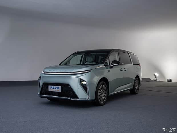 上汽大通 大家9 2024款 超混 超長續(xù)航版 6座 高配