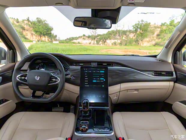 鄭州日產(chǎn) 帕拉丁 2024款 2.0T 四驅(qū)智享型勁酷版