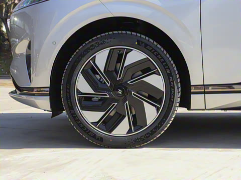 2025款 636Ultra智驾版 5座 2025款 636Ultra智驾版 5座