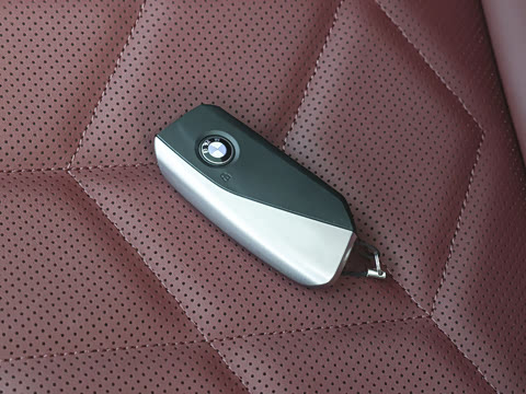 2025款 530Li 领先型 M运动套装 2025款 530Li 领先型 M运动套装