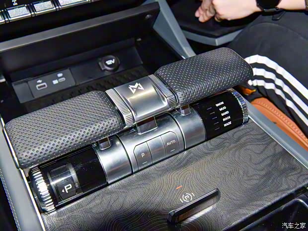 猛士科技 猛士917 2024款 高地雄狮 猛士科技 猛士917 2024款 高地雄狮