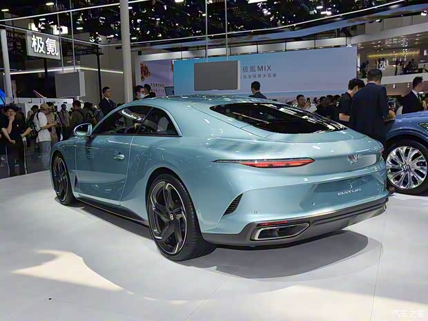 賓利 賓利Mulliner Batur 2023款 基本型