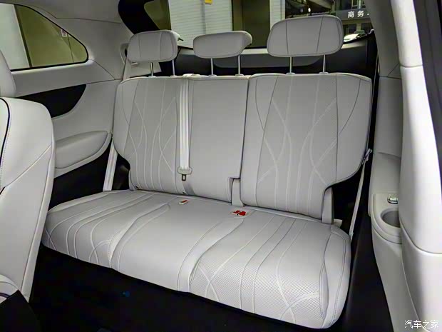 小鹏汽车 小鹏X9 2024款 610长续航Pro 小鹏汽车 小鹏X9 2024款 610长续航Pro