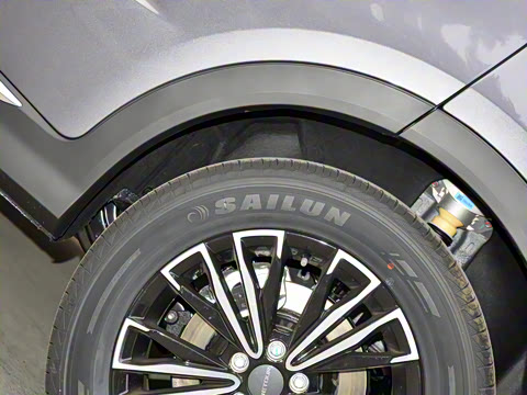 2025款 冠军版 1.5T 手动冠军 7座 2025款 冠军版 1.5T 手动冠军 7座