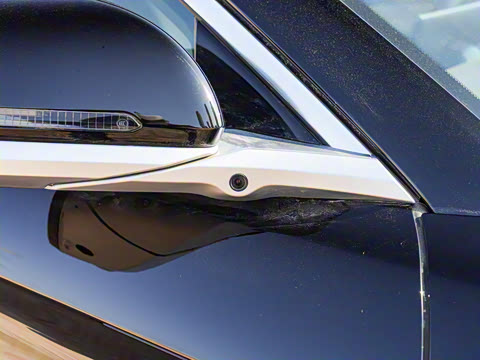 2025款 EV 智驾版 605KM尊荣型 2025款 EV 智驾版 605KM尊荣型