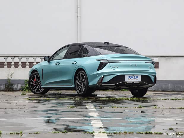 一汽红旗 红旗H6 2024款 2.0T 致臻版 一汽红旗 红旗H6 2024款 2.0T 致臻版