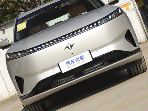 2025款 636Max纯电版 5座 2025款 636Max纯电版 5座