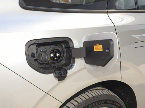 2025款 636Max纯电版 5座 2025款 636Max纯电版 5座