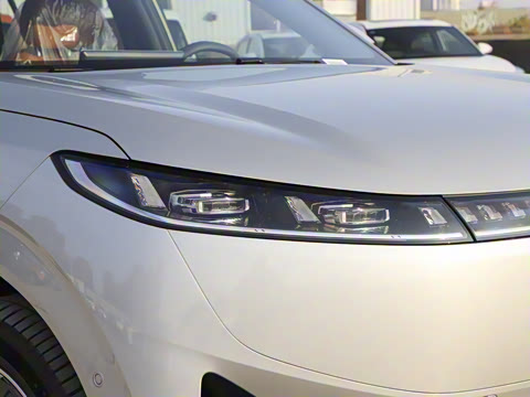 2025款 210Max增程版 5座 2025款 210Max增程版 5座