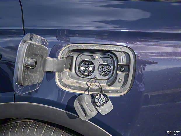 一汽红旗 红旗HS7 PHEV 2024款 2.0T PHEV 四驱旗领版 6/7座 一汽红旗 红旗HS7 PHEV 2024款 2.0T PHEV 四驱旗领版 6/7座