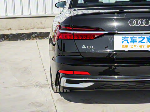 2025款 45 TFSI quattro 臻选动感型 2025款 45 TFSI quattro 臻选动感型