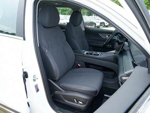 奇瑞汽车 瑞虎8 PLUS 2025款 290TGDI DCT豪华型