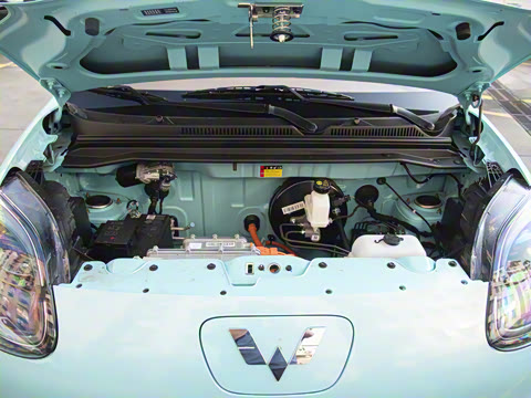 2025款 四门版 臻享款 2025款 四门版 臻享款