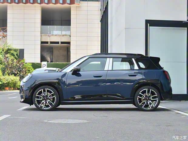 光束汽车 电动MINI ACEMAN 2024款 SE 赛车手 光束汽车 电动MINI ACEMAN 2024款 SE 赛车手