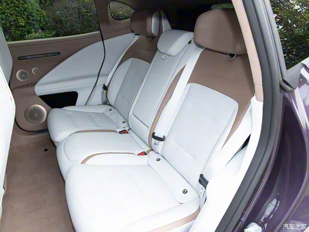 阿维塔科技 阿维塔07 2024款 四驱增程版