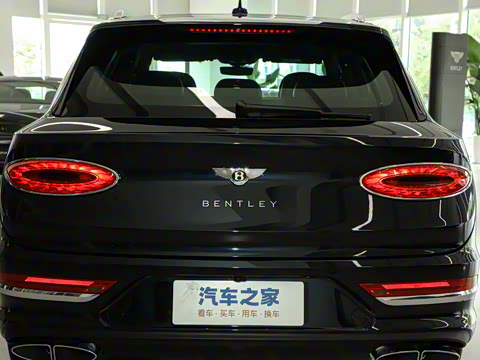 2024款 4.0T V8 2024款 4.0T V8