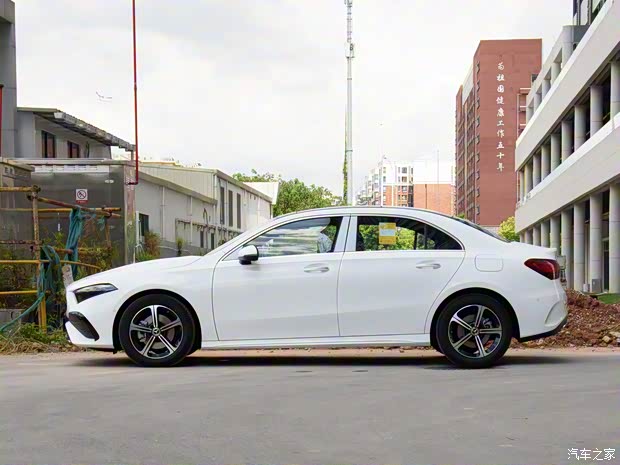 北京奔驰 奔驰A级 2025款 A 200 L 时尚型 北京奔驰 奔驰A级 2025款 A 200 L 时尚型
