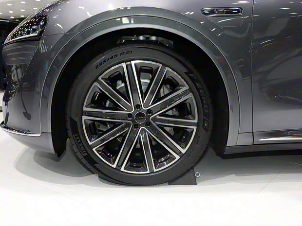 LUXEED 智界 智界R7 2024款 四驅基本型