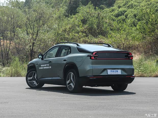 长安启源 长安启源E07 2024款 纯电 四驱 90kWh Ultra高性能版